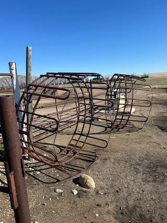 Bale Feeders and Panels - Photo 2