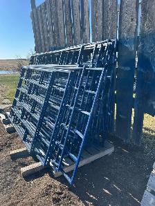 Bale Feeders and Panels - Photo 3