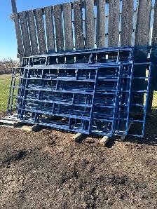 Bale Feeders and Panels - Photo 4