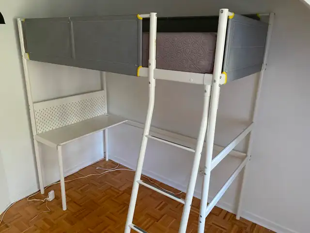 Lit mezzanine ikea Vitval à vendre!
