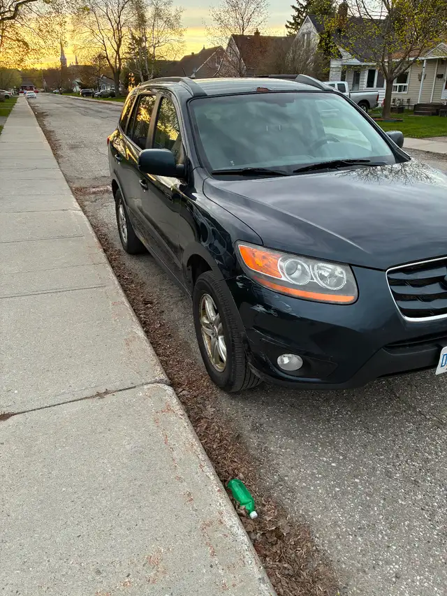 2010 Hyundai Santa Fe (Derby or Parts Car ONLY)