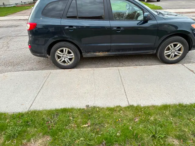 2010 Hyundai Santa Fe (Derby or Parts Car ONLY) - Photo 3