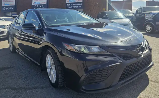 2022 Toyota Camry SE - Photo 9