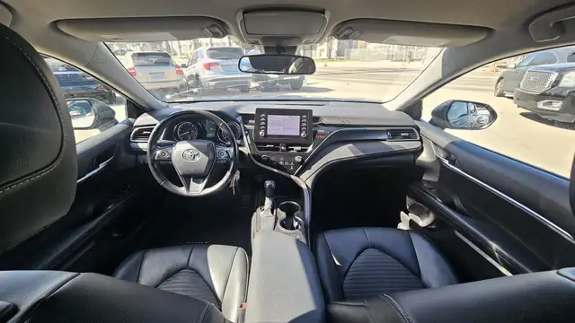 2022 Toyota Camry SE - Photo 11