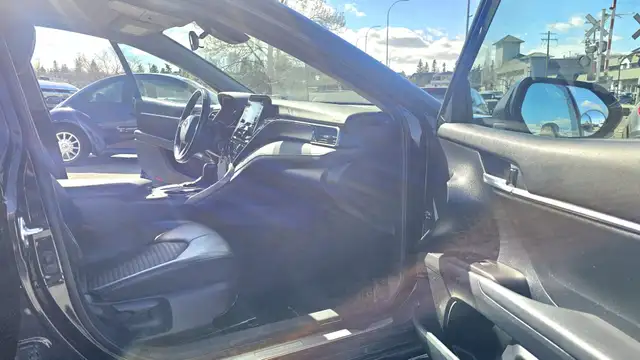 2022 Toyota Camry SE - Photo 15