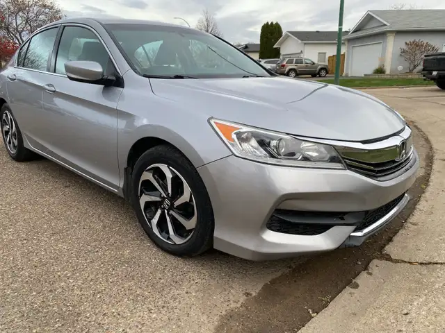 2016 Honda Accord LX - Photo 2