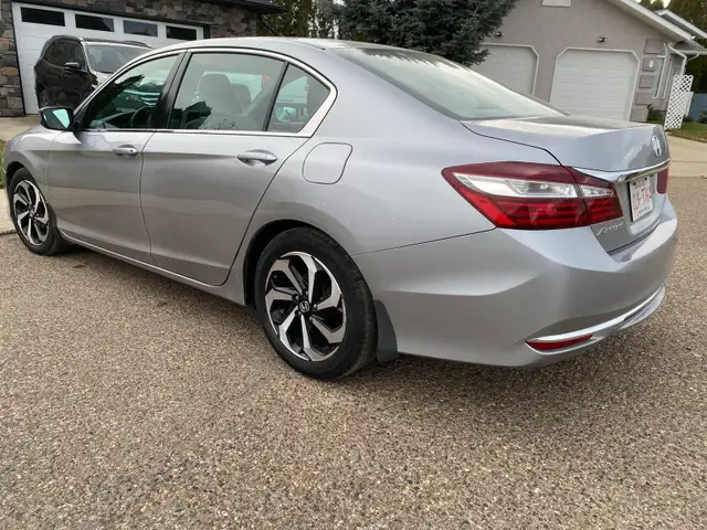 2016 Honda Accord LX - Photo 5