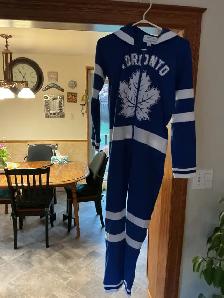 TORONTO MAPLE LEAFS Size LARGE ONE PIECE FULL LENGTH PYJAMAS !