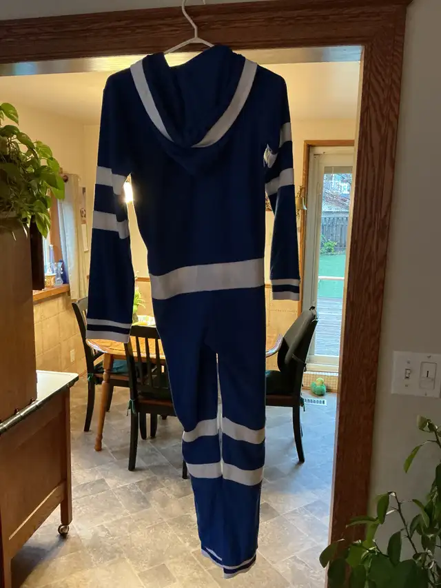 TORONTO MAPLE LEAFS Size LARGE ONE PIECE FULL LENGTH PYJAMAS ! - Photo 2