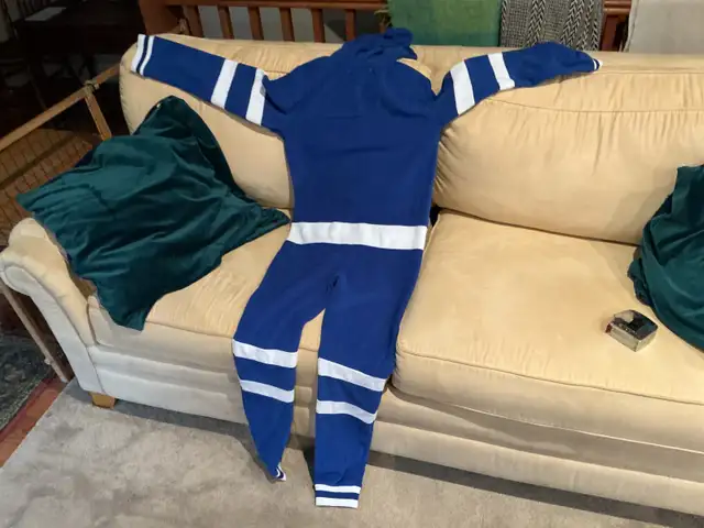 TORONTO MAPLE LEAFS Size LARGE ONE PIECE FULL LENGTH PYJAMAS ! - Photo 5
