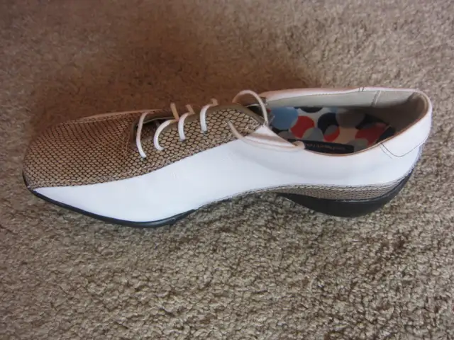 $350 RETAIL FOR $95 TUESDAY! LADY GOLFERS TAKE NOTE!