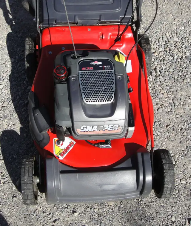 SNAPPER SELF PROPELLED LAWNMOWER - Photo 4