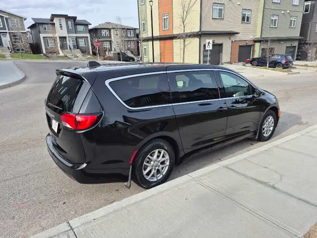 CHRYSLER GRAND CARAVAN SXT 2025 - Photo 7