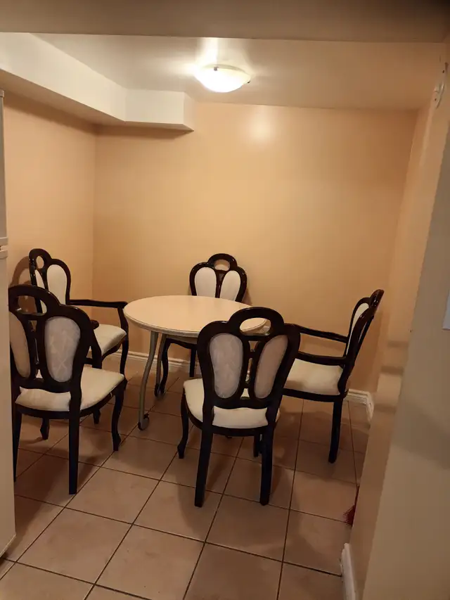 Two bedrooms basement apartment for rent : Brampton - Photo 2