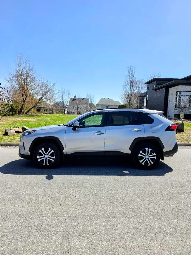 2020 Toyota Rav4 - Photo 3