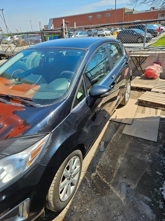 Ford Fiesta 2012 - Photo 2