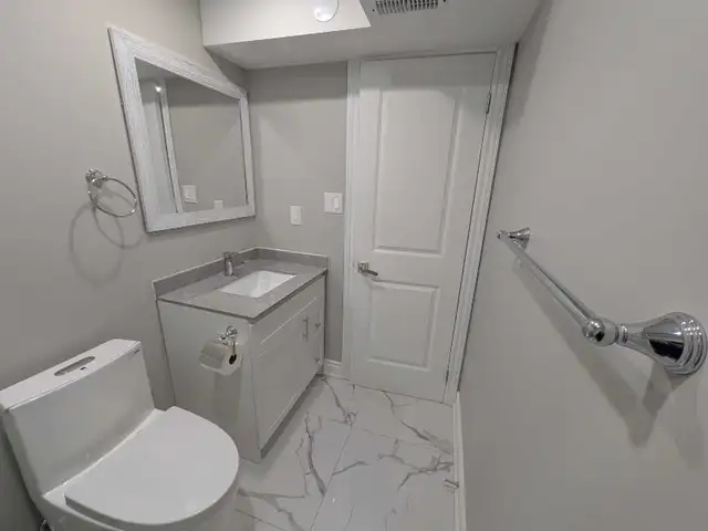 Private furnished room for rent in Mississauga - Photo 6