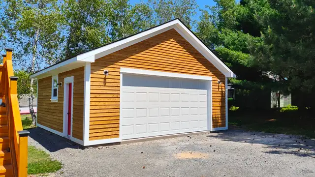 Garage Building - Photo 2