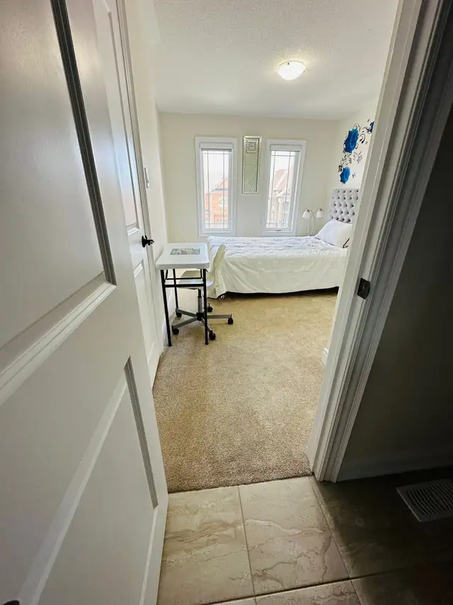 private room for rent in Bradford - Photo 3