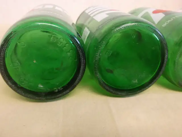 Vintage Pepsi 7-Up Coke 750 ML Glass Pop Bottles Plastic Case - Photo 5