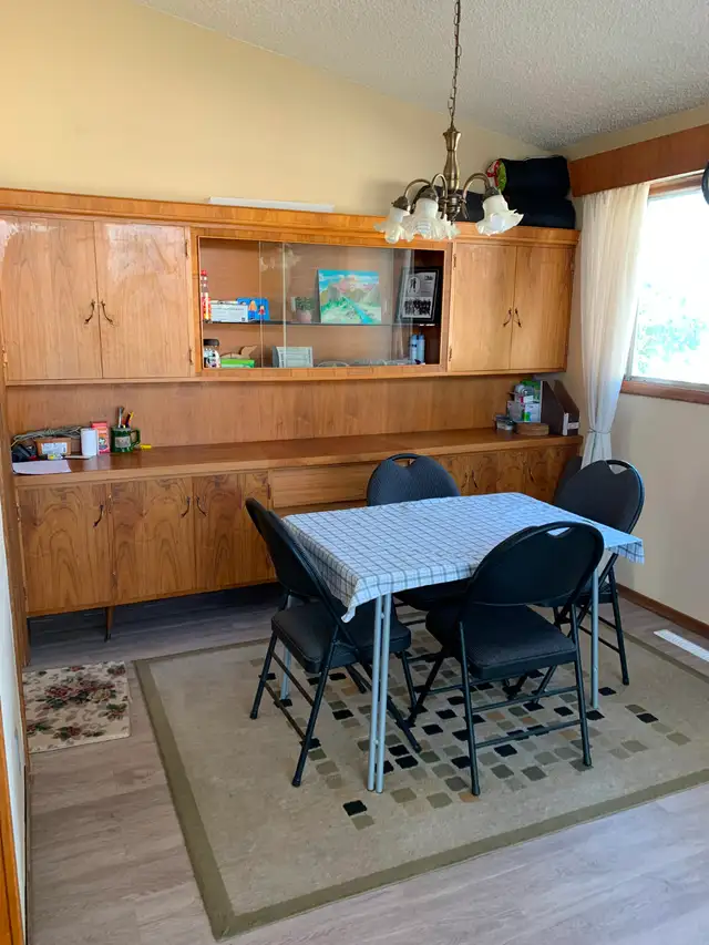 Southgate Mainfloor with 3 bedrooms for rent - Photo 2