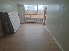 Private Den for Rent - Photo 8