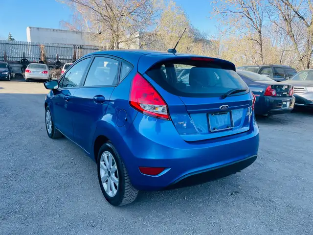 2011 Ford Fiesta Hatchback, Low KM, One Owner, No Accident. - Photo 4