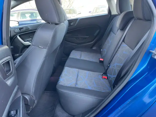 2011 Ford Fiesta Hatchback, Low KM, One Owner, No Accident. - Photo 12