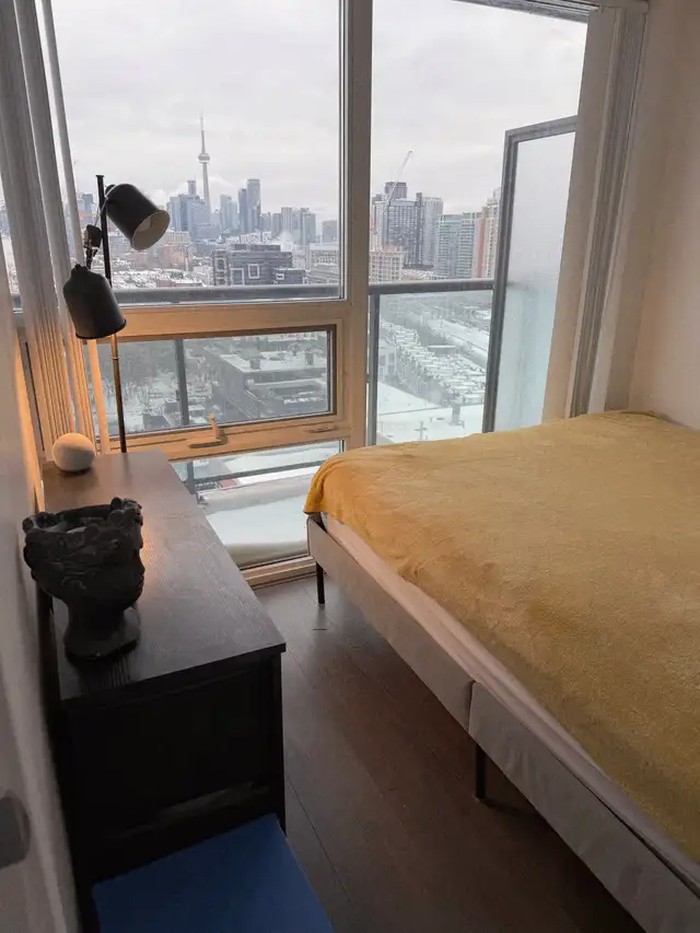 2 Bed & 2 Bath Lower Penthouse Unit – Queen West - Photo 8