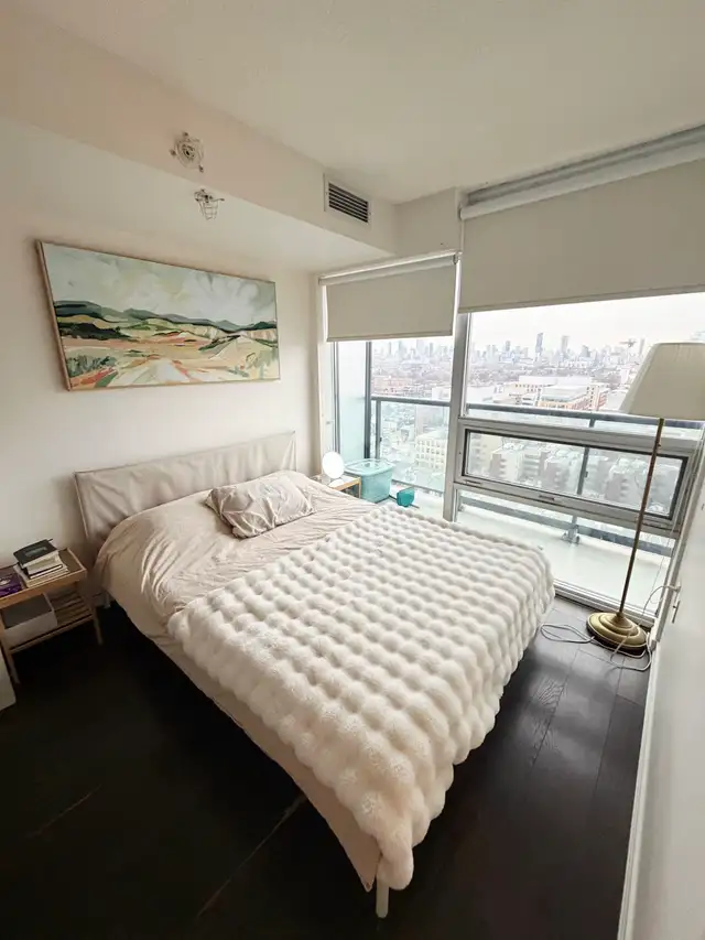 2 Bed & 2 Bath Lower Penthouse Unit – Queen West - Photo 9
