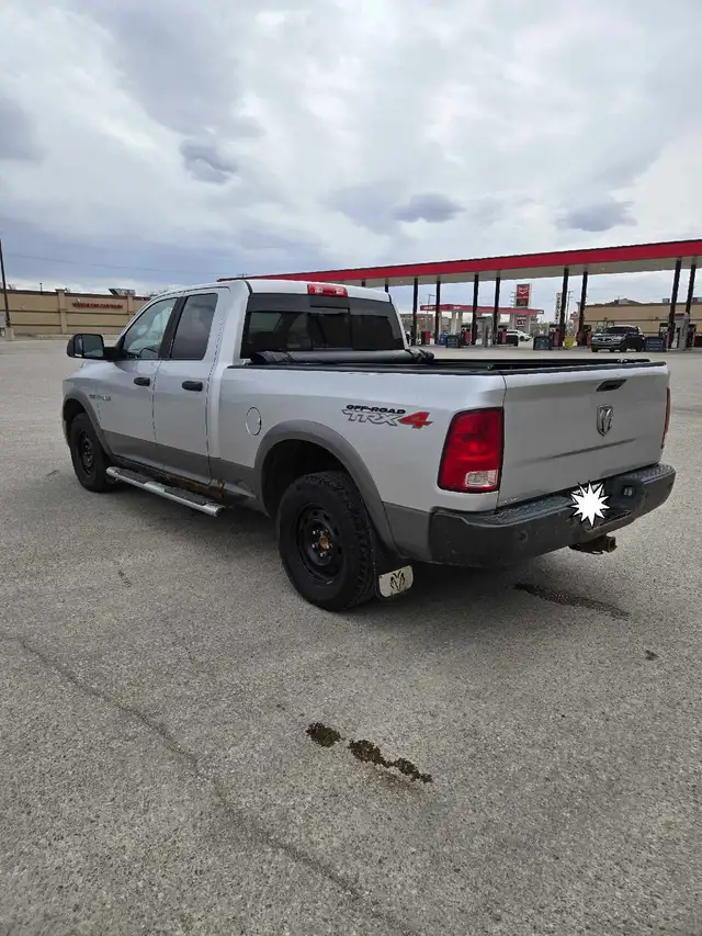 2010 Dodge Ram 1500 4x4 Quad Cab - Photo 2