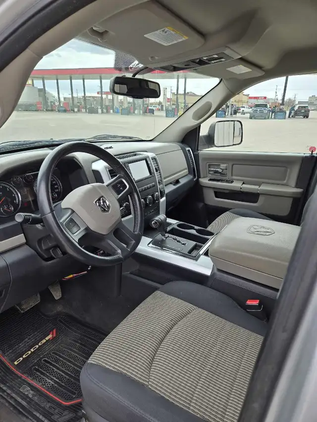 2010 Dodge Ram 1500 4x4 Quad Cab - Photo 4