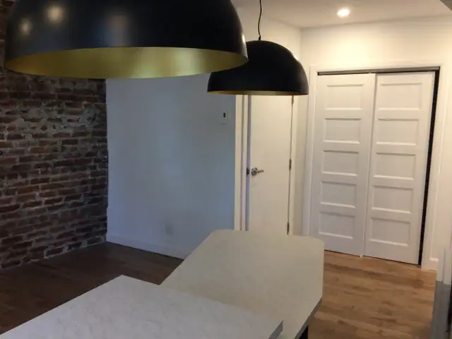 Appartement confortable totalement rénové dans St-Roch - Photo 2