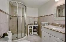 One private bedroom for rent available 1st June - Photo 2