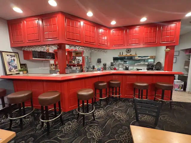 Restaurant Cook/Server - Photo 2