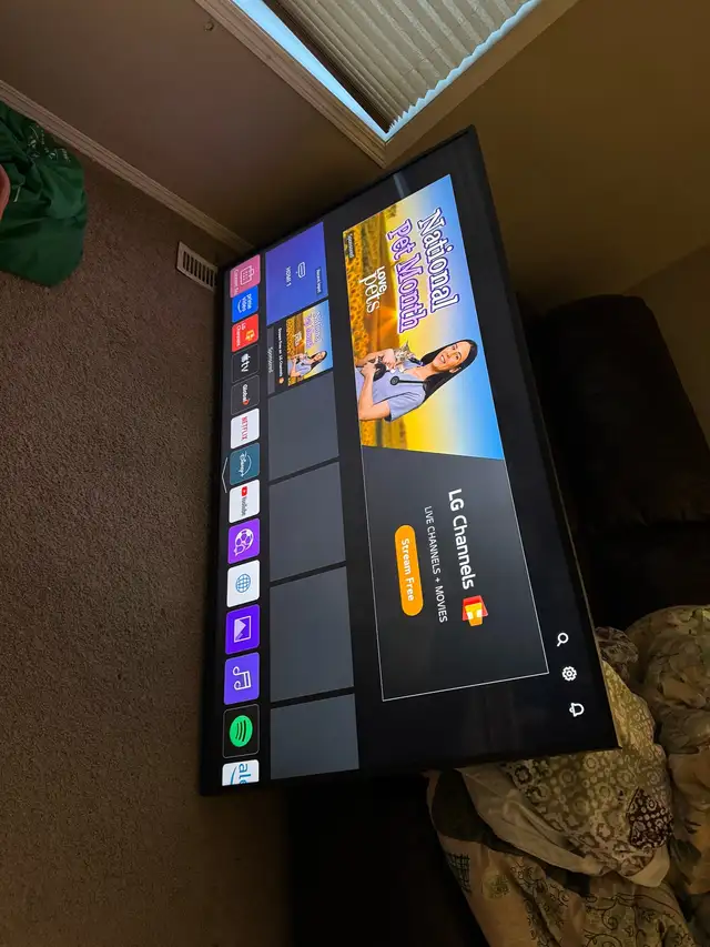 65' UN73 LG UHD TV with ThinQ® AI great working condition $475 - Photo 3