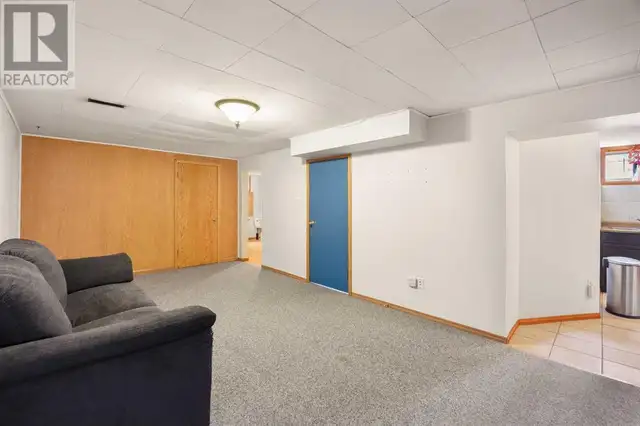 Spacious 2 Bedroom Basement Suite in Thorncliffe - Photo 2