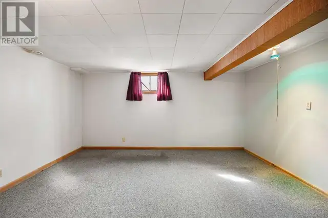Spacious 2 Bedroom Basement Suite in Thorncliffe - Photo 5