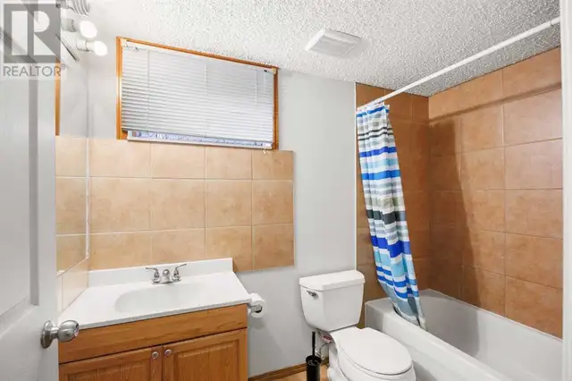 Spacious 2 Bedroom Basement Suite in Thorncliffe - Photo 7