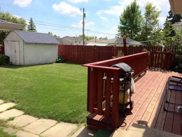 Spacious 2 Bedroom Basement Suite in Thorncliffe - Photo 9