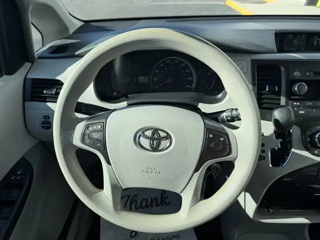 2013 Toyota Sienna LE 7-Passenger - Photo 13