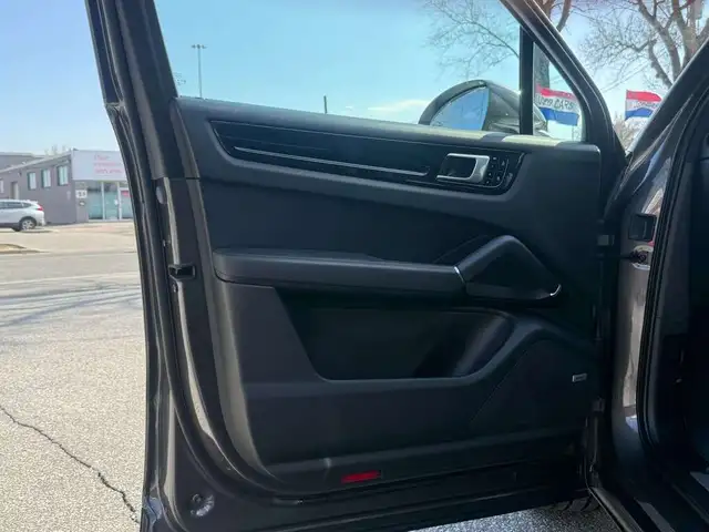 2020 Porsche Cayenne No Accidents l AWD l All Porsche Maintenanc - Photo 19