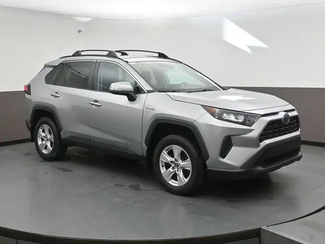 2019 Toyota RAV4 LE HYBRID Call 902-466-9550 Android Auto / Appl