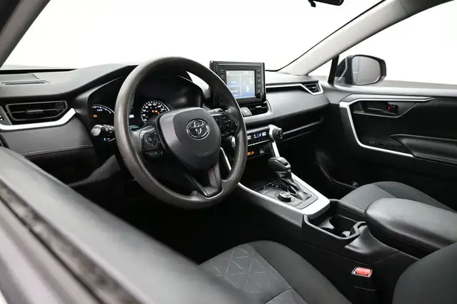 2019 Toyota RAV4 LE HYBRID Call 902-466-9550 Android Auto / Appl - Photo 11