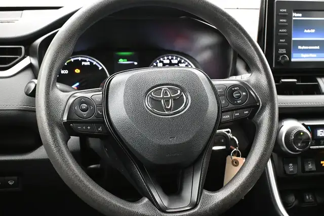 2019 Toyota RAV4 LE HYBRID Call 902-466-9550 Android Auto / Appl - Photo 16