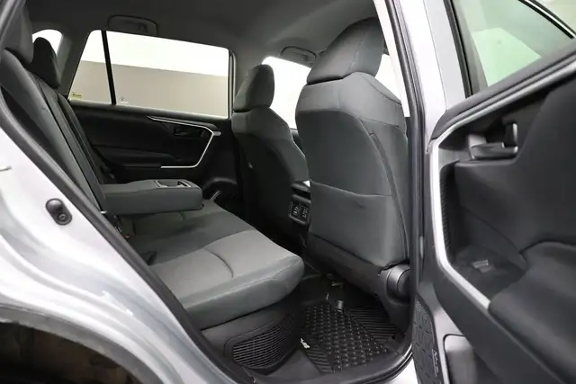 2019 Toyota RAV4 LE HYBRID Call 902-466-9550 Android Auto / Appl - Photo 21