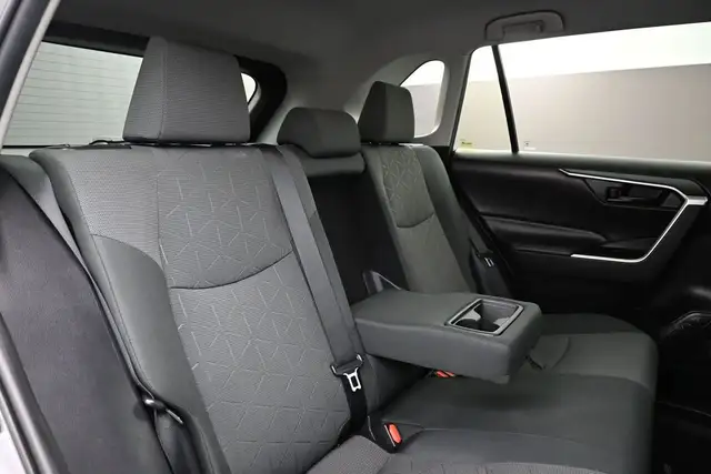 2019 Toyota RAV4 LE HYBRID Call 902-466-9550 Android Auto / Appl - Photo 22
