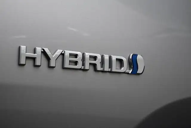 2019 Toyota RAV4 LE HYBRID Call 902-466-9550 Android Auto / Appl - Photo 26