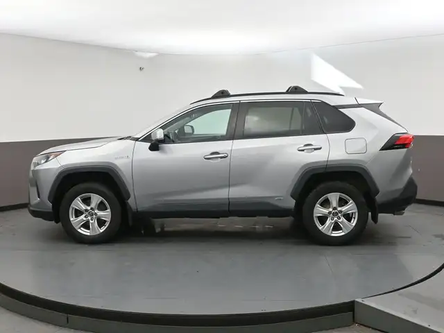 2019 Toyota RAV4 LE HYBRID Call 902-466-9550 Android Auto / Appl - Photo 27