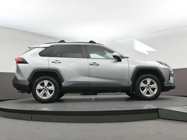 2019 Toyota RAV4 LE HYBRID Call 902-466-9550 Android Auto / Appl - Photo 33